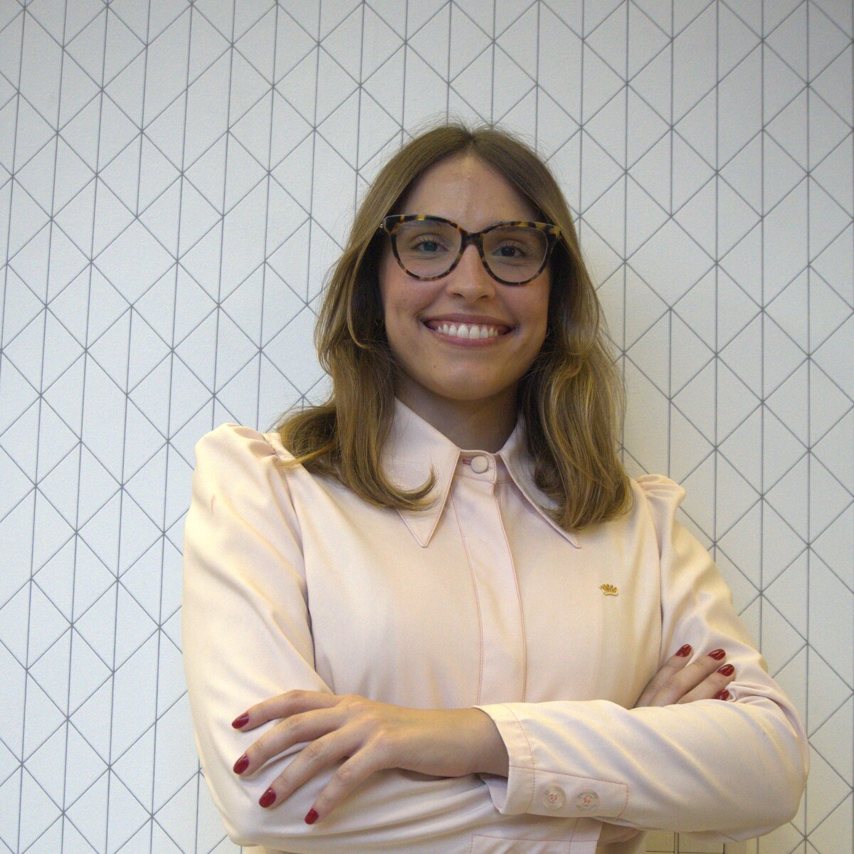 Retrato da Dra. Giovana Polastri Canateli, especialista em odontopediatria